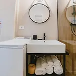 Modern Studio Near Old Town Apartment