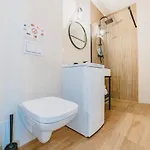 Modern Studio Near Old Town Apartment Brasov