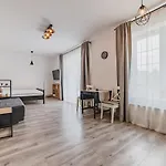 Modern Studio Near Old Town 公寓 *
