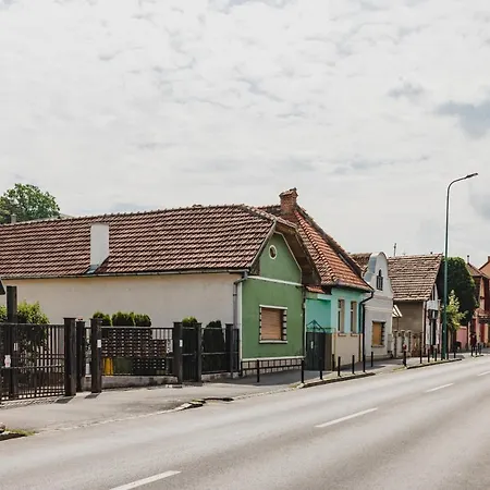 Modern Apartments Near Old Town *