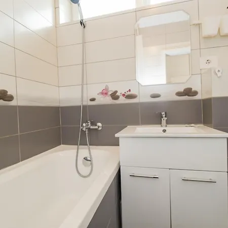 Modern Studio Near Old Town *