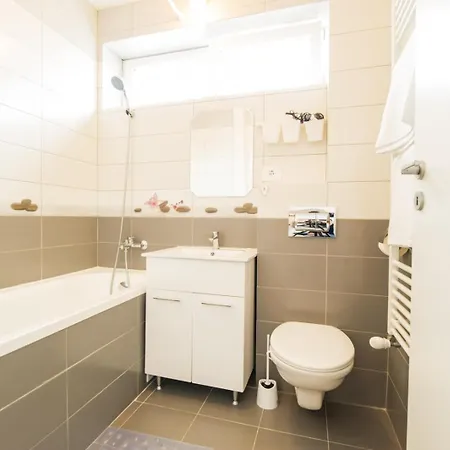 Apartment Modern Studio Near Old Town *